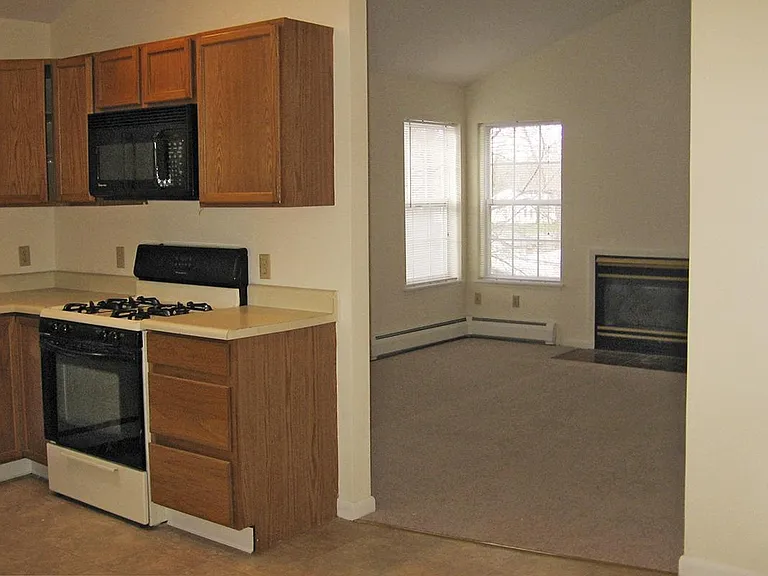 Eastgate Apartments — Photo 15