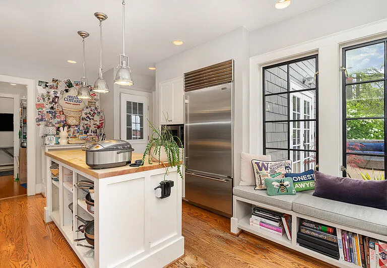 3901 S Court St — Photo 12