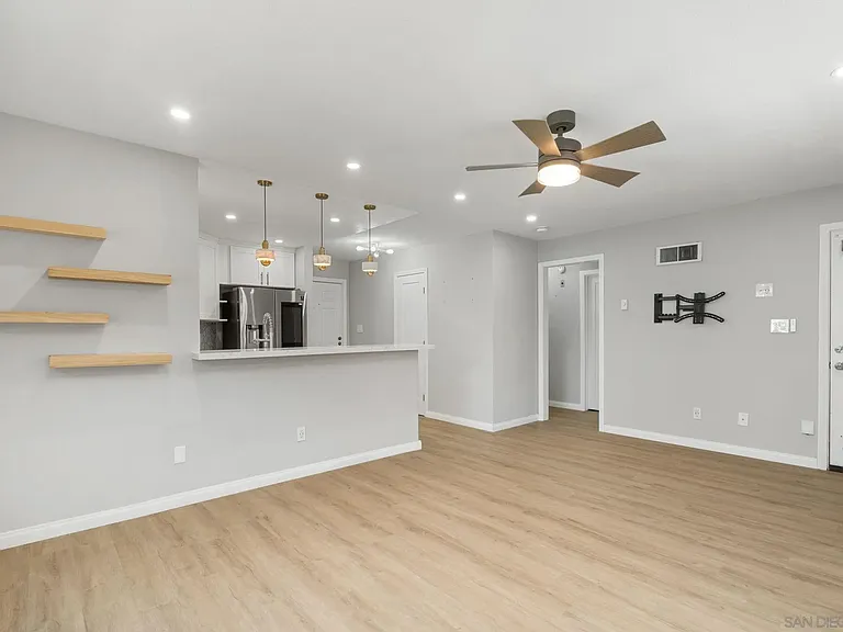 7405 Charmant Dr #2423 — Photo 15
