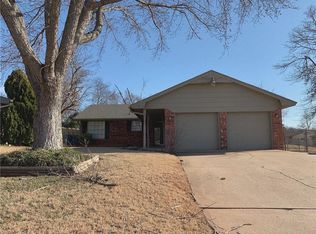 304 Memory Ln, Edmond, OK 73013