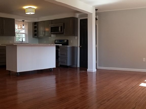 Open concept living/kitchen