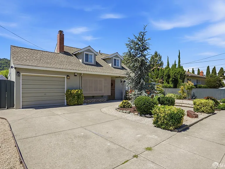 5880 Olinda Rd — Photo 3