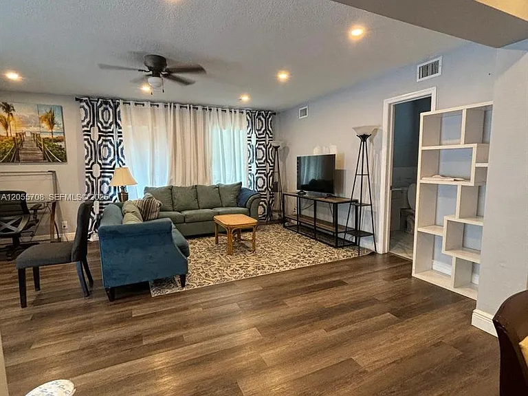 1509 N Andrews Ave #1 — Photo 14