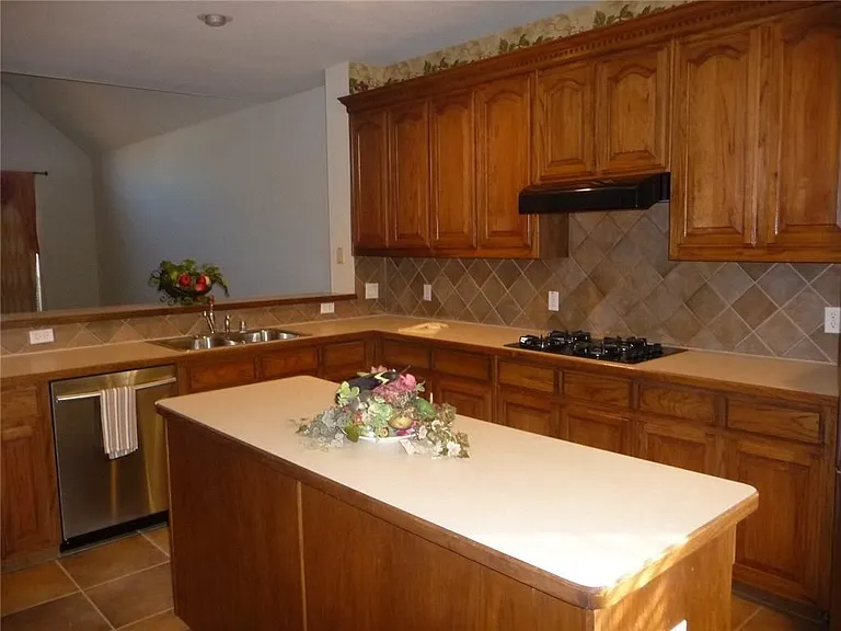 715 Wheaton Ct — Photo 16