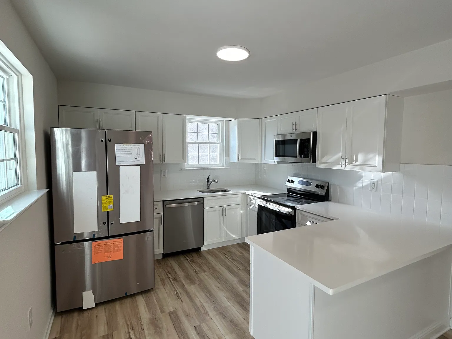 3 bed, 2000 sqft, $2,595 — Photo 2