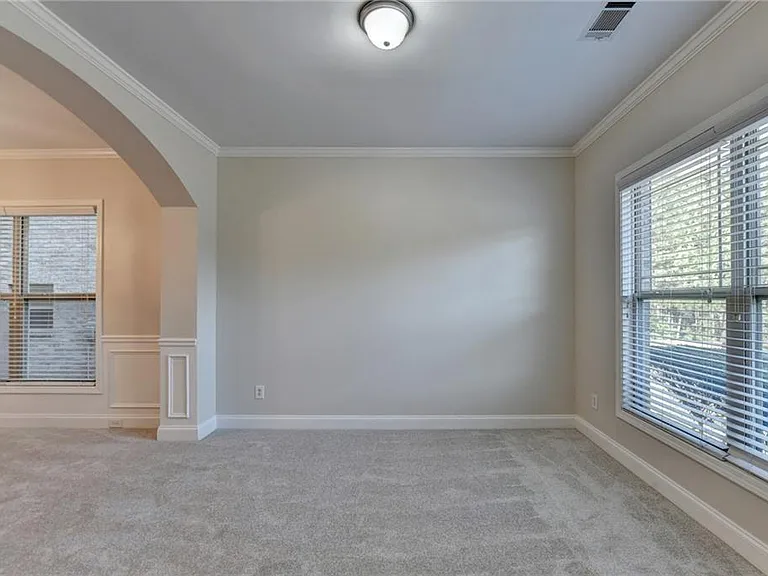 522 Suwanee Oaks Dr — Photo 8