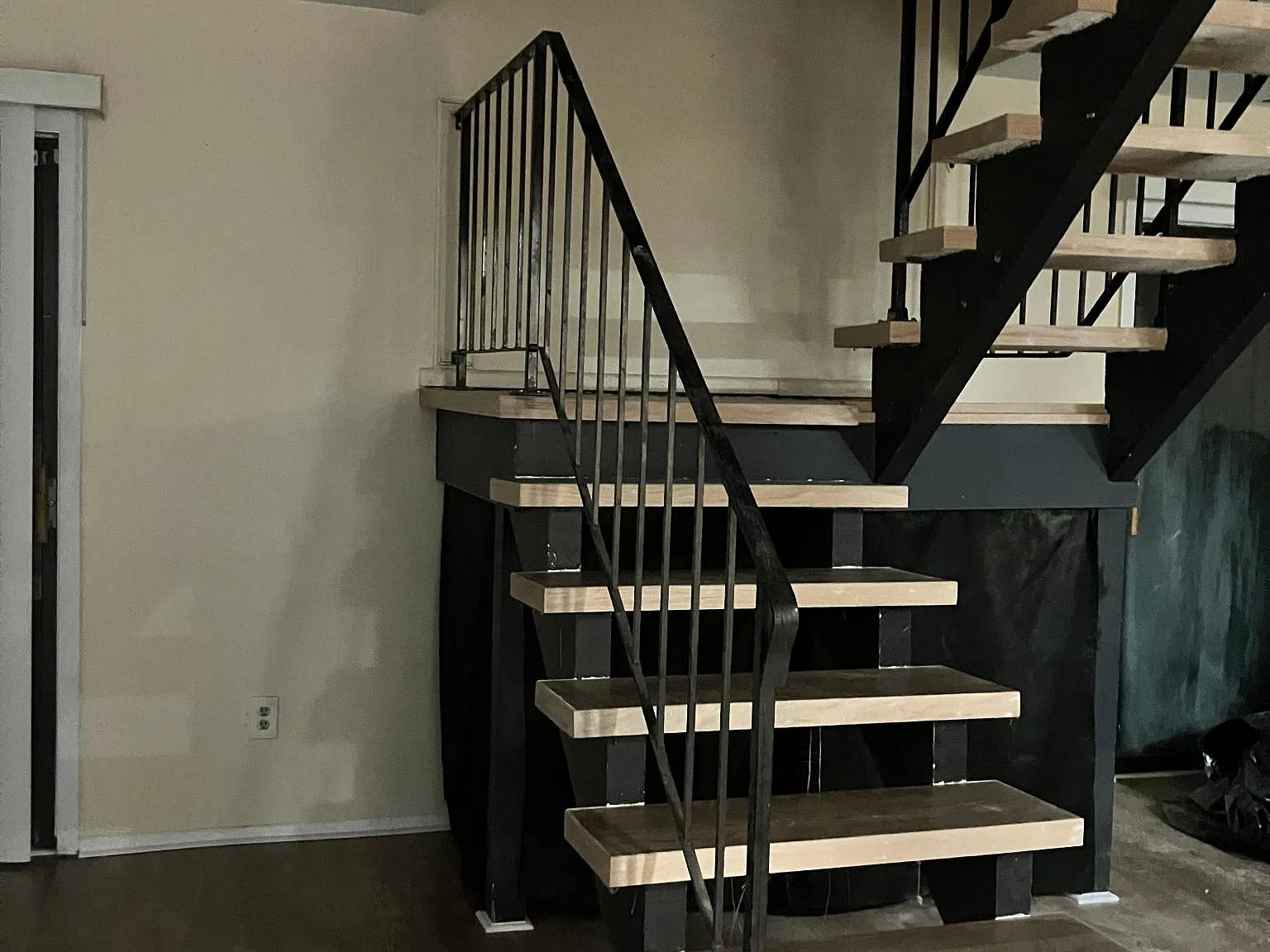 444 E 60th Pl — Photo 3