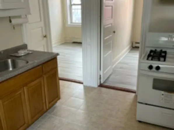 54 Center St, Clifton, NJ 07011