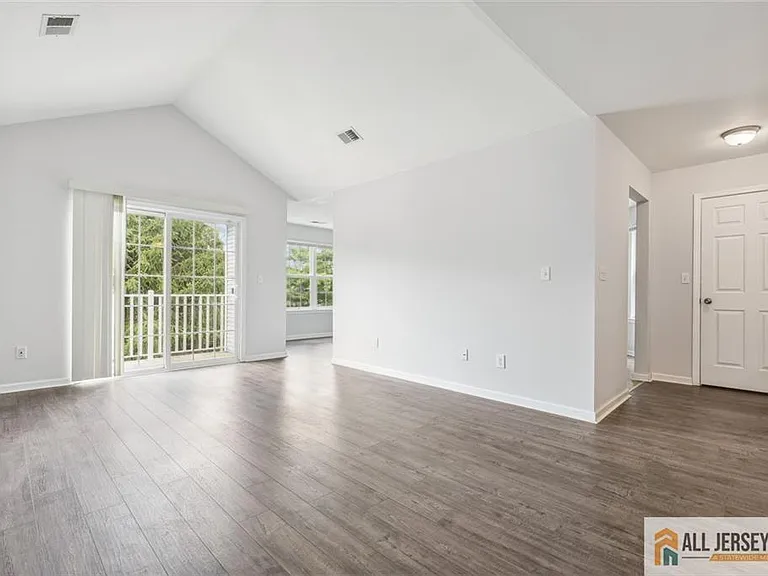 2602 Cypress Ln — Photo 6