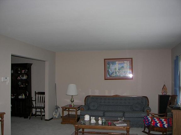 5th image of 2 Douglas Ct