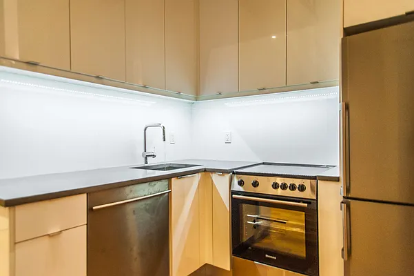 Rented by Nooklyn NYC LLC | media 106