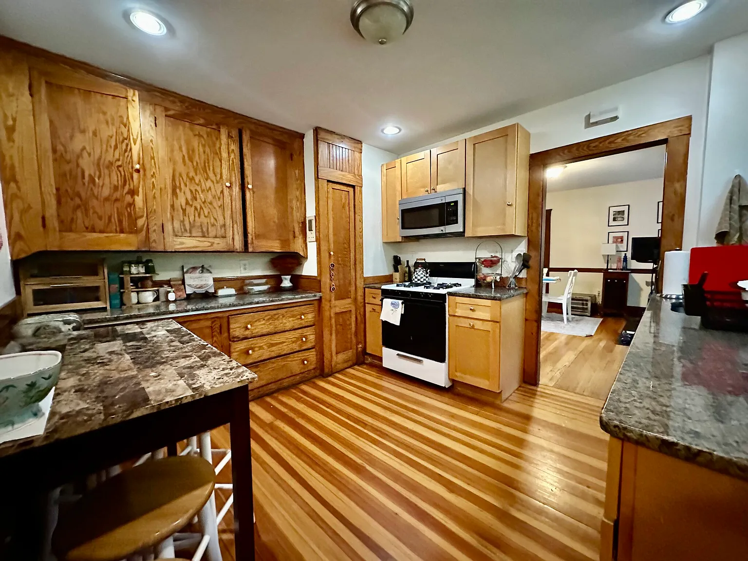 3 bed, 1400 sqft, $3,250 — Photo 4