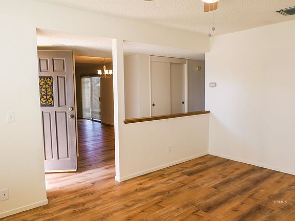 5th image of 216 E Cardigan Ave