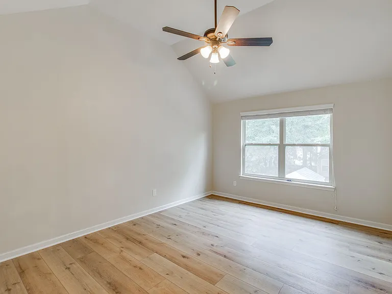 609 Angel Oak Ln — Photo 29