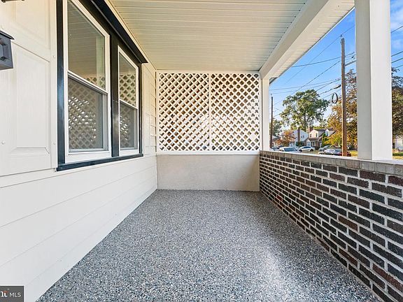 5th image of 6160 Irving Ave