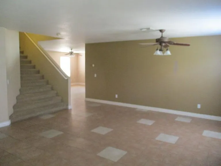 642 S Concord St — Photo 9
