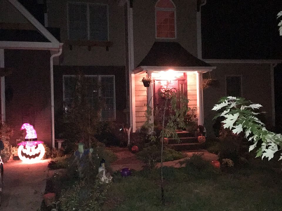 2nd image of 6 Amber Knoll Ct