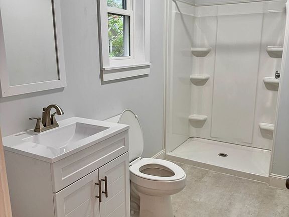 2nd image of 40 Pond St #4