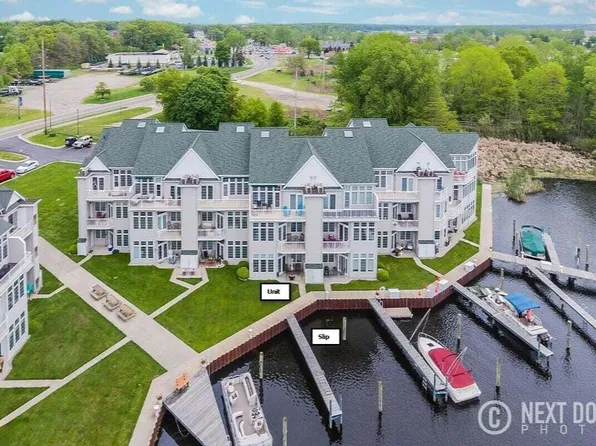 2411 Lake Ave Unit 10, Muskegon, MI 49445