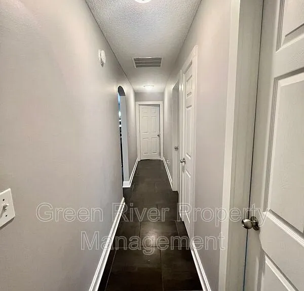 3352 Shelley Dr — Photo 30