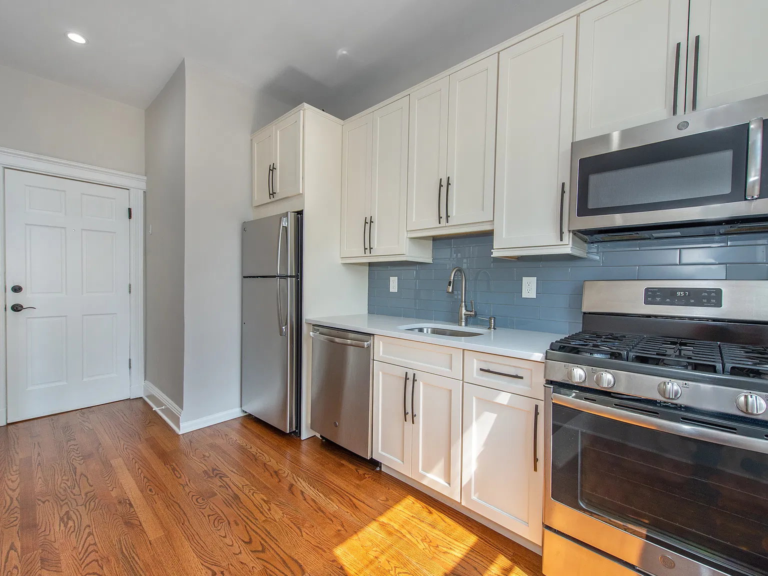 1 bed, $2,150 — Photo 4