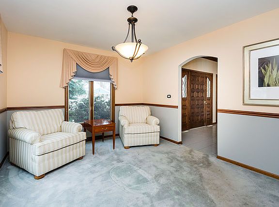 3rd image of 5500 Woodland Dr