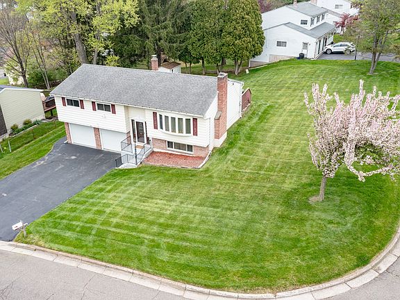 2nd image of 1009 Baylor Dr