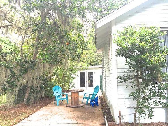 4th image of 83 Dix Ave