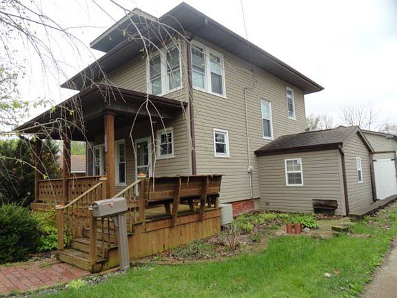 2nd image of 412 S 10th St