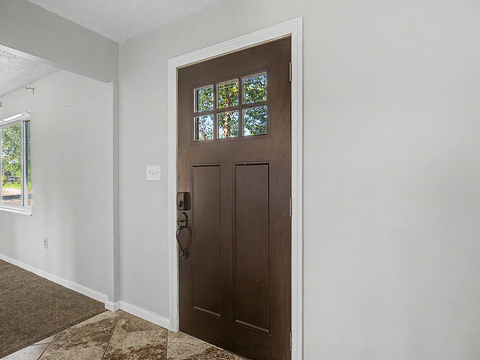 4 bed, 2.5 bath, 1727 sqft, $2,595 — Photo 4