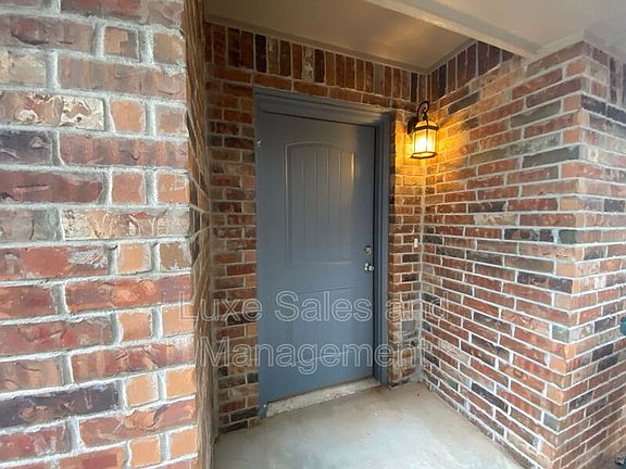 2nd image of 2032 Buena Vida Ln