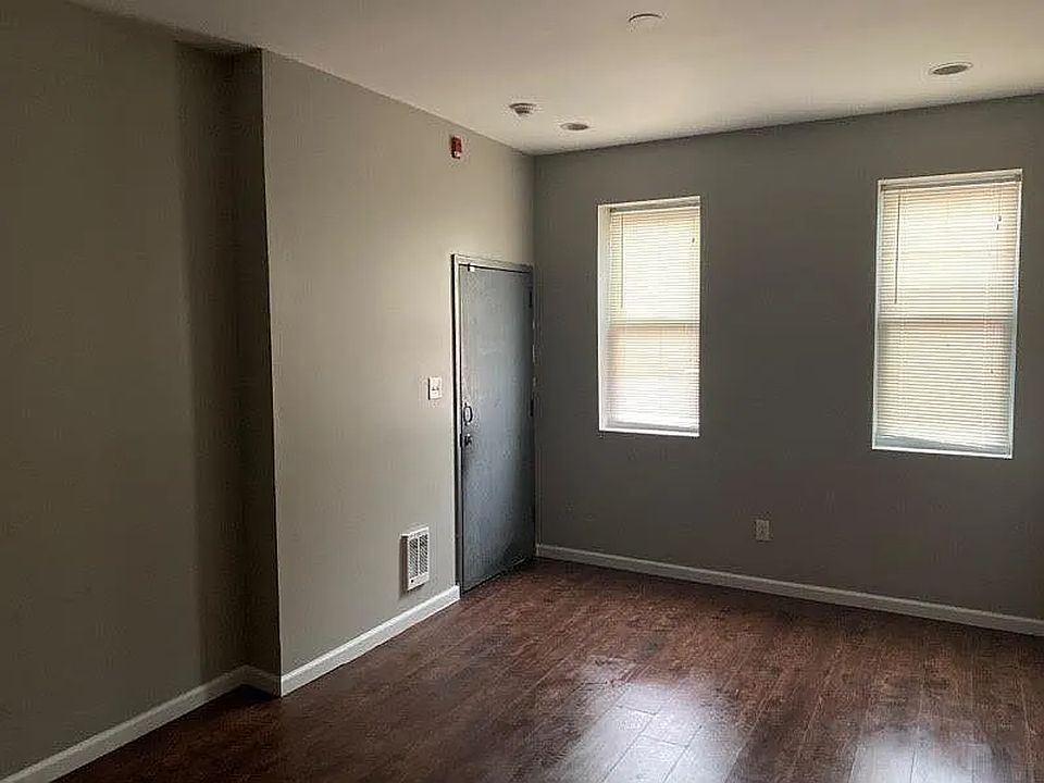 1st image of 2022 E Orleans St Floor 1