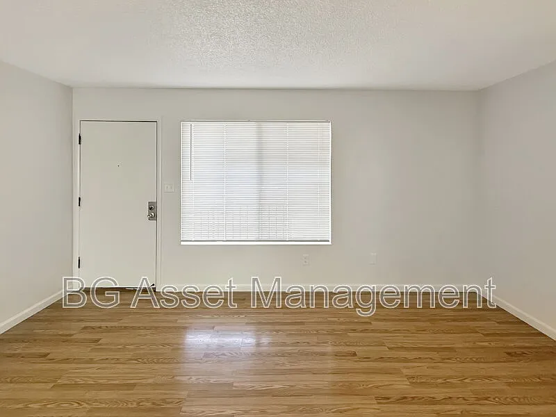 Building Photo - 1610 Sanford Ave #3