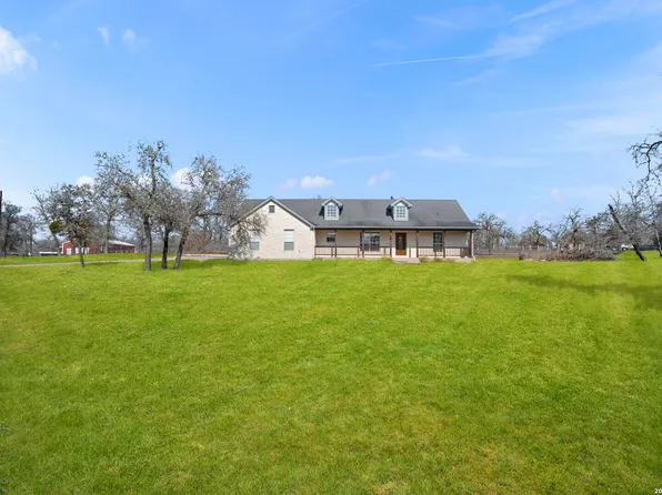 11560 Fm 775, Floresville, TX 78114