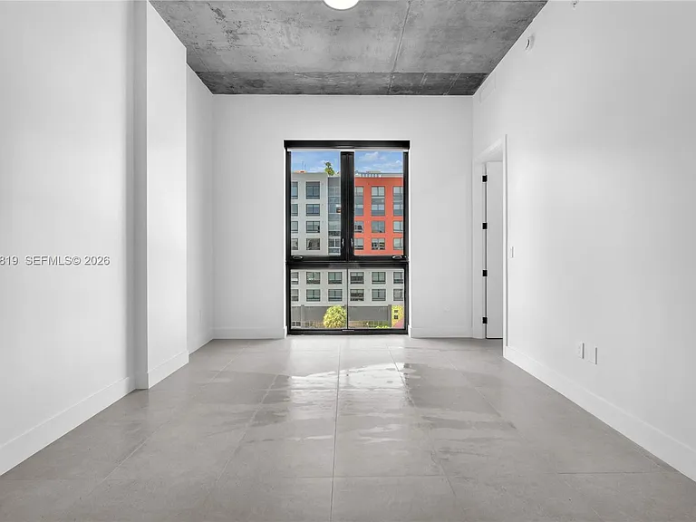 91 NW 27th St #204 — Photo 6