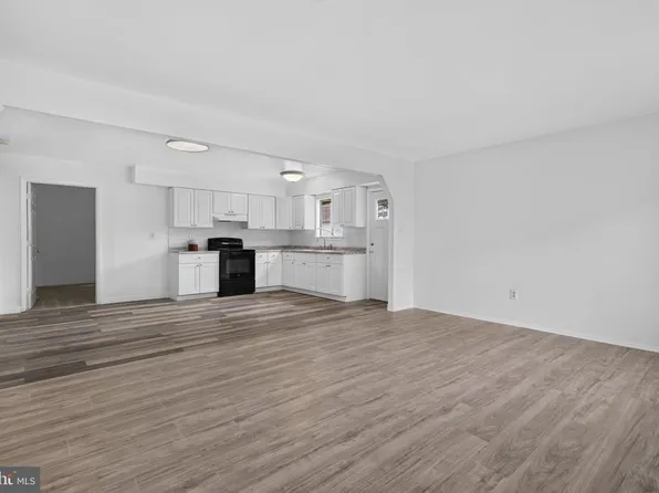 14 Scammell Dr, Browns Mills, NJ 08015