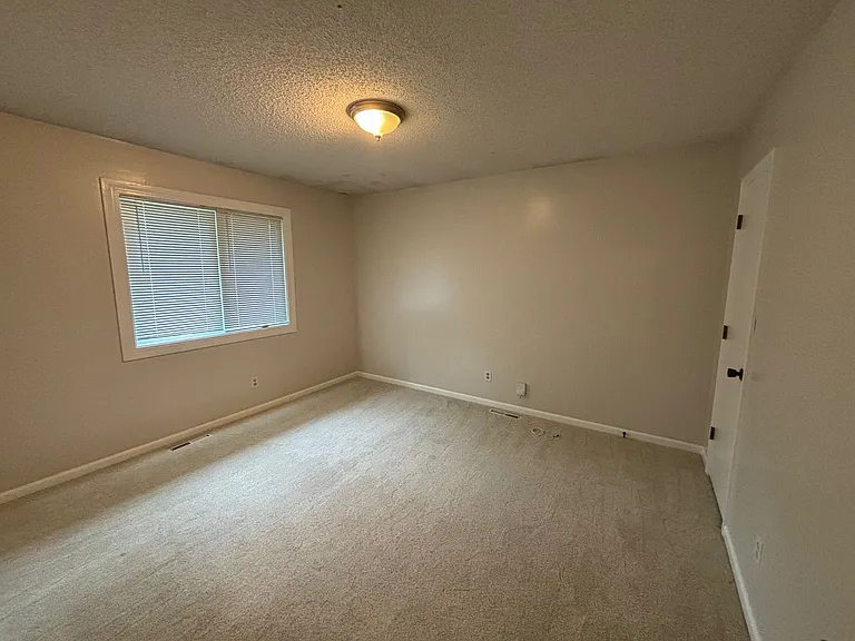3423 Woods Dr — Photo 8