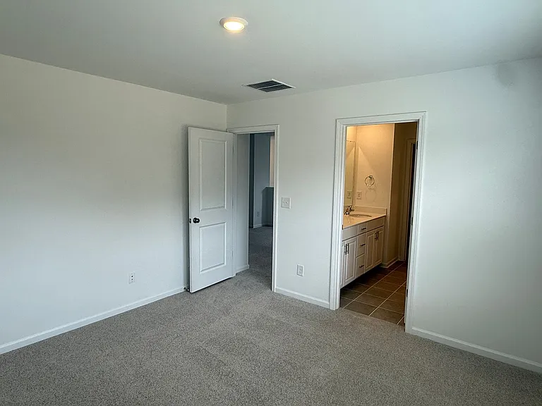 404 Silver Birch Ct — Photo 11
