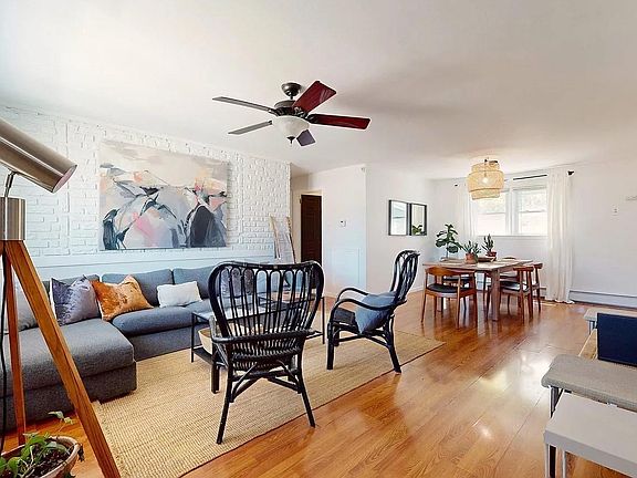 3rd image of 1628 N Michigan Ave