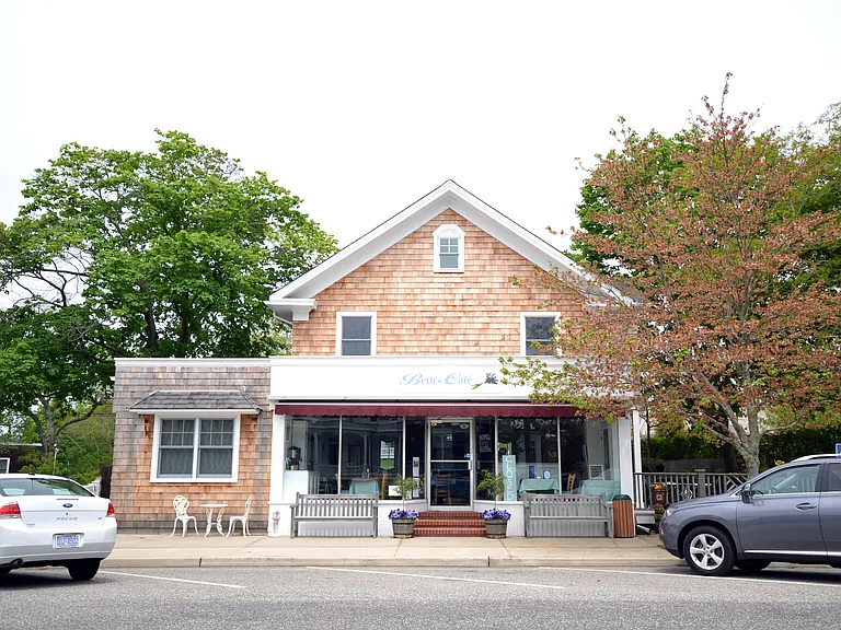 49 Old Main Rd — Photo 11