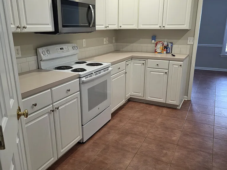 7504 Riverside Ct — Photo 11