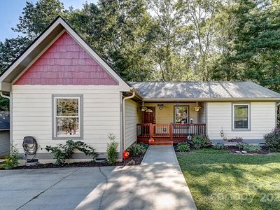 399 Hunters Ridge Rd, Mills River, NC, 28759