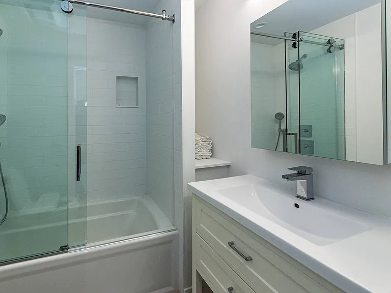143 Soundview Dr — Photo 10