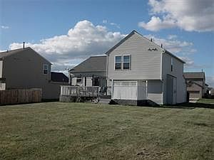 4th image of 7658 Carlton Dr