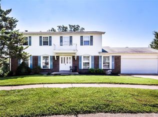 3964 Royal Estates Dr, Saint Louis, MO 63129