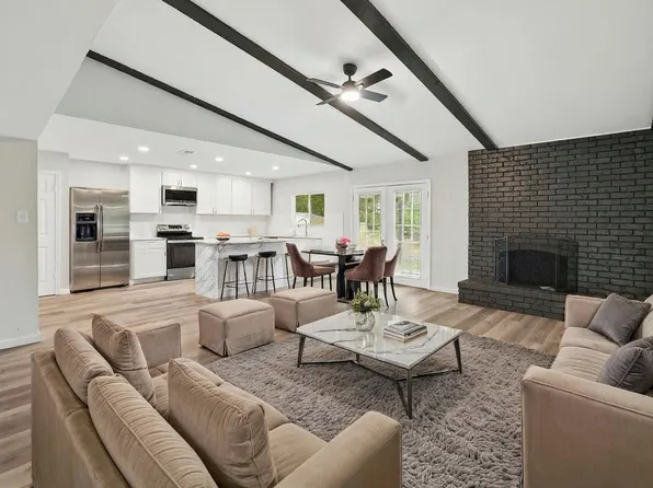 2221 Pennington Dr, Arlington, TX 76014