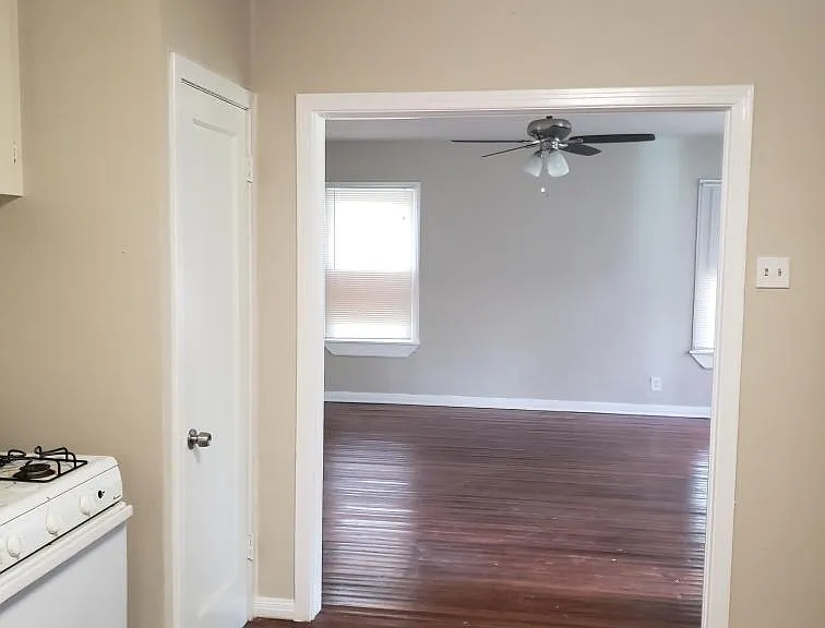 1013 Harrison St — Photo 2