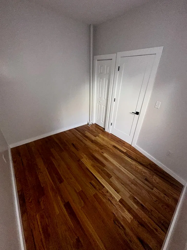 5604 Hudson Ave — Photo 4