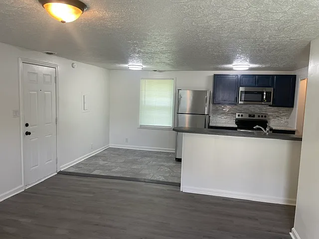 617 Colonette Dr — Photo 6