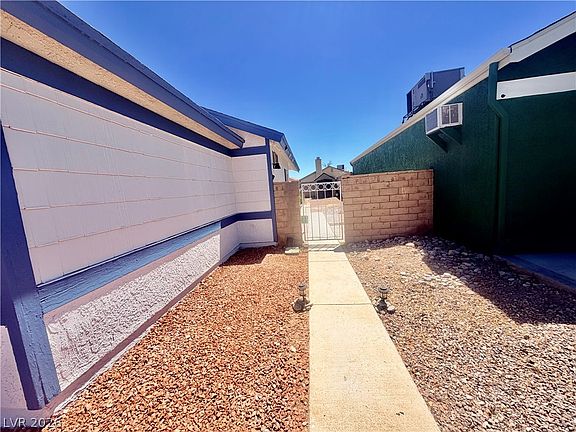 4th image of 7281 Girard Dr